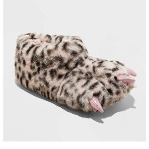 Cat & Jack Leopard Print Kids Slippers with Pink Claws